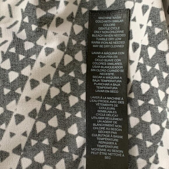 Chicos Travelers 3 Plus Sz (XL/16) Asymmetric Hem Black & White Tunic Top #217H - Picture 6 of 7